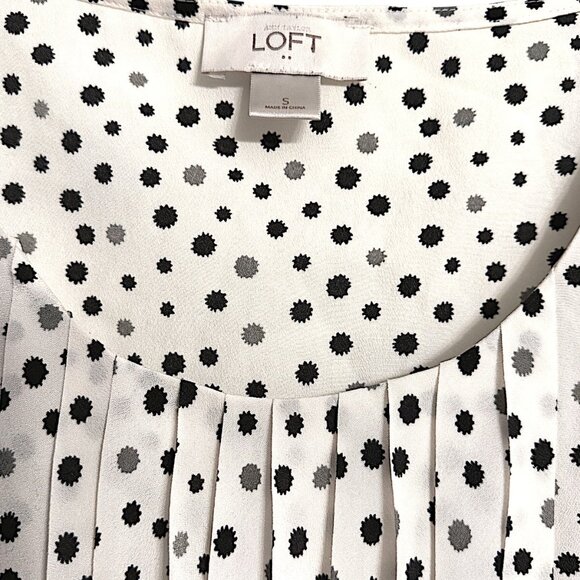 LOFT Polka Dot Blouse Size S | Black Cream Pleated Front Flowy Top Chic - Picture 4 of 6
